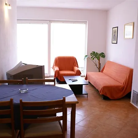 & Elda Apartment